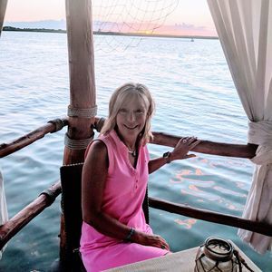 Meet your Posher, Debbie